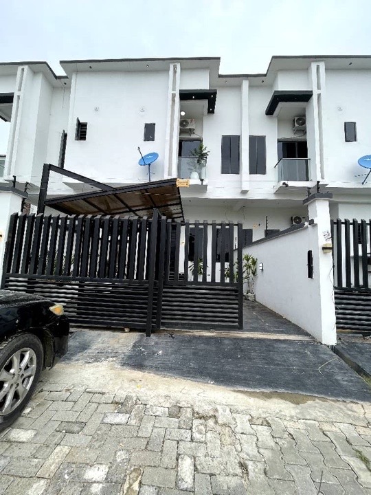 3 Bedroom Apartments